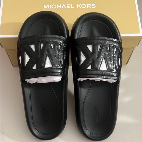 Michael Kors Black Logo Slides - Picture 1 of 1